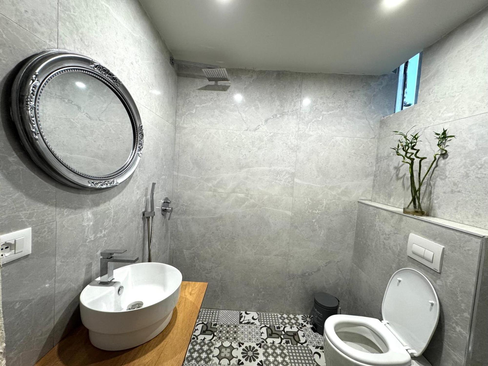 Buddha House And Cocktail Bar Hotel Vlore